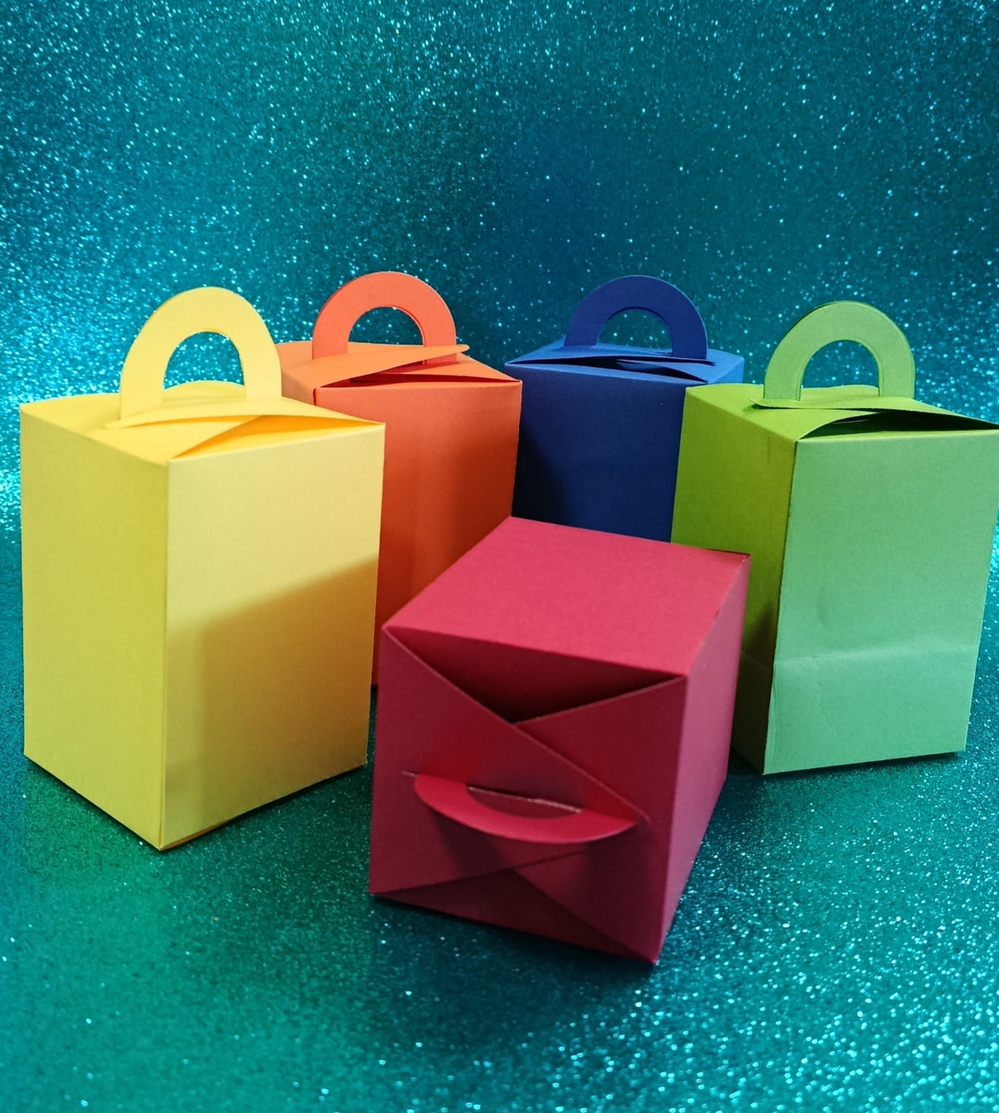 CAJITAS PERSONALIZADAS CON  CHUCHES SURTIDAS